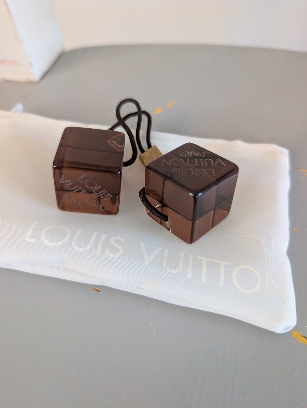 ➰Louis Vuitton Cube Hair Ties (2 Pack) - Luxury Vintage ➰ - Picture 4 of 16
